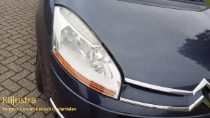Used Headlight, right Citroen C4 Picasso (UD/UE/UF) 1.6 16V VTi 120 Price on request offered by Fa. Klijnstra & Zn. VOF