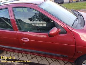 Used Front door 4-door, right Renault Megane (BA/SA) 1.6 16V Price on request offered by Fa. Klijnstra & Zn. VOF