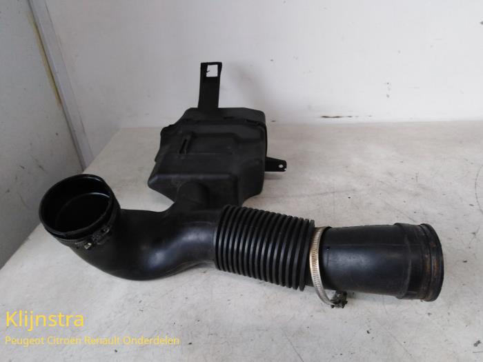 Air intake hose from a Peugeot 206 (2A/C/H/J/S) 1.9 D 2000