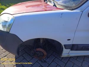 Used Front wing, left Citroen Berlingo 1.6 HDI 16V 75 Price on request offered by Fa. Klijnstra & Zn. VOF