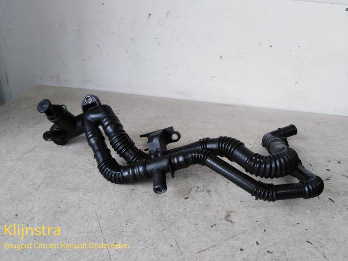 Begagnade Vattenrör Peugeot 407 (6D) 1.6 HDi 16V Pris på förfrågan erbjuds av Fa. Klijnstra & Zn. VOF