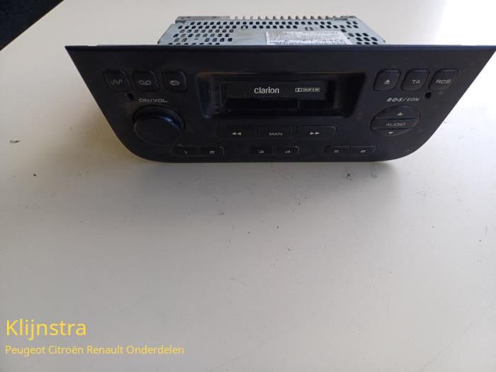 Używane Radio Peugeot 406 Break (8E/F) 2.0 16V ST,SV Cena na żądanie oferowane przez Fa. Klijnstra & Zn. VOF