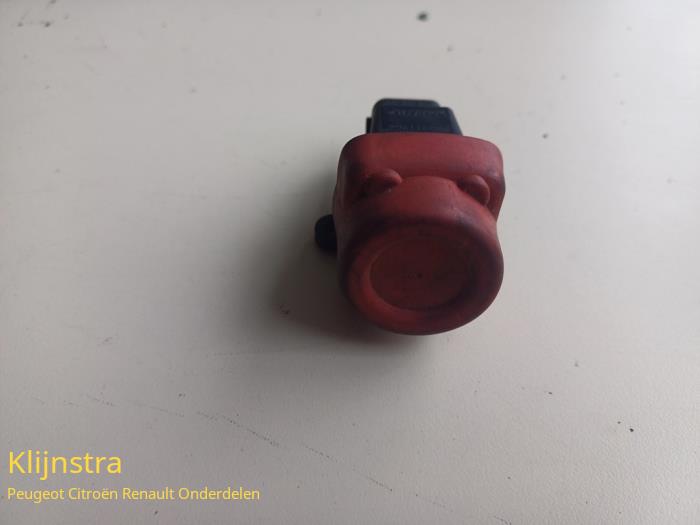 Używane Przelacznik Peugeot 406 Coupé (8C) Cena € 25,00 Procedura marży oferowane przez Fa. Klijnstra & Zn. VOF