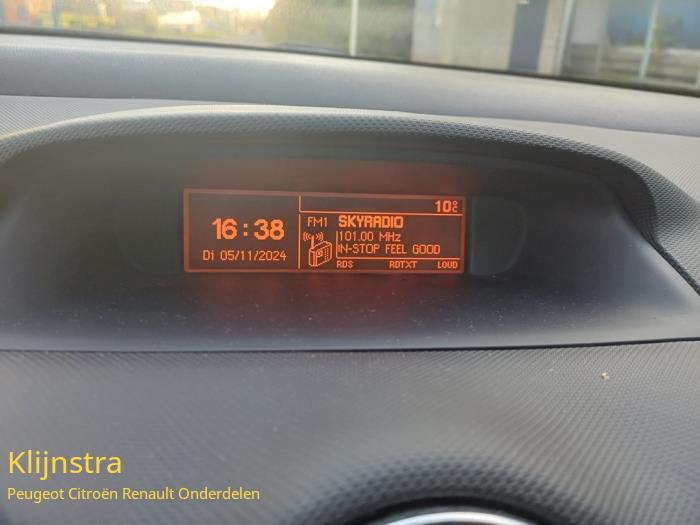 Begagnade Innerdisplay Peugeot 308 SW (4E/H) 1.6 VTI 16V Pris på förfrågan erbjuds av Fa. Klijnstra & Zn. VOF