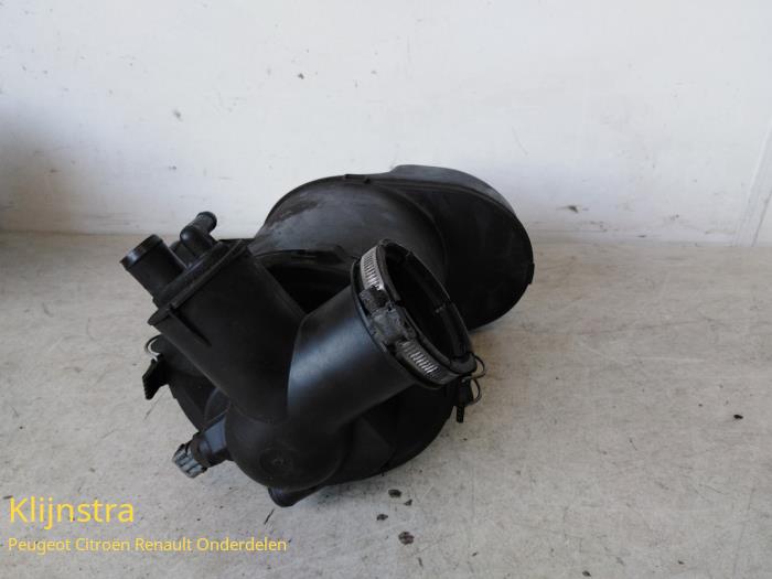 Begagnade Luftfilterhus Peugeot 306 Break (7E) 1.6i XR,XT,ST Pris € 75,00 Marginaltabell erbjuds av Fa. Klijnstra & Zn. VOF