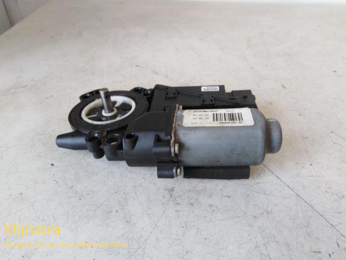 Usados Motor de ventanilla de puerta Renault Espace (JK) 2.2 dCi 16V Precio € 99,00 Norma de margen ofrecido por Fa. Klijnstra & Zn. VOF