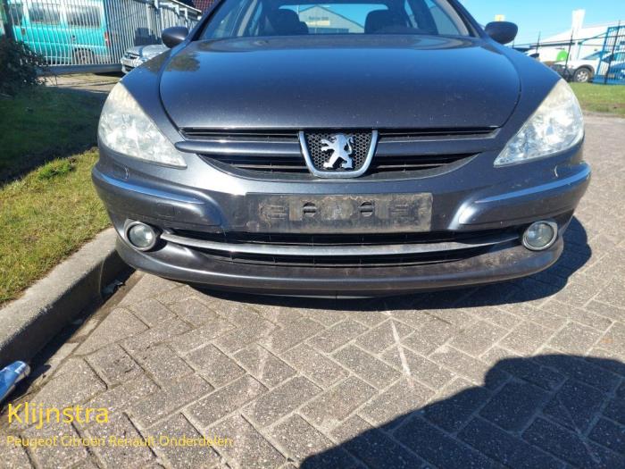 Usados Parachoques Peugeot 607 (9D/U) 2.7 HDi V6 24V Precio € 200,00 Norma de margen ofrecido por Fa. Klijnstra & Zn. VOF