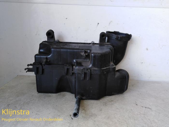 Begagnade Luftfilterhus Peugeot 407 (6D) 1.6 HDi 16V Pris € 49,00 Marginaltabell erbjuds av Fa. Klijnstra & Zn. VOF