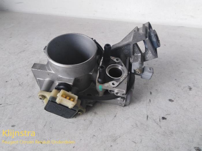 Usagé Boîtier accélérateur Peugeot 406 (8B) 1.8 16V Bifuel Prix € 75,00 Règlement à la marge proposé par Fa. Klijnstra & Zn. VOF