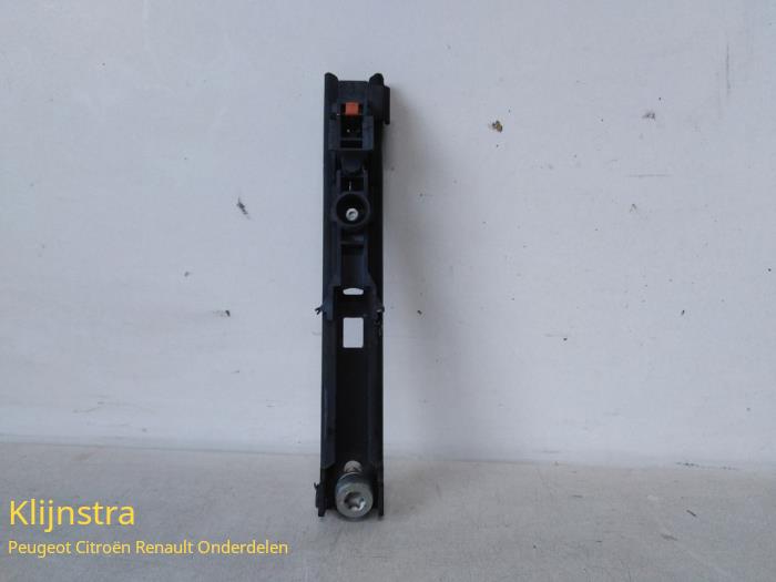 Gebrauchte Gurtsrammer links Peugeot 2008 (CU) Preis € 45,00 Margenregelung angeboten von Fa. Klijnstra & Zn. VOF