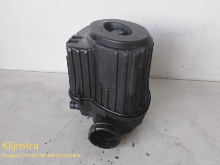 Gebrauchte Luftfiltergehäuse Peugeot 306 (7A/C/S) 1.4 Preis € 45,00 Margenregelung angeboten von Fa. Klijnstra & Zn. VOF