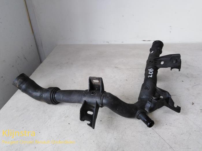 Begagnade Vattenrör Peugeot 206 (2A/C/H/J/S) 1.4 XR,XS,XT,Gentry Pris € 65,00 Marginaltabell erbjuds av Fa. Klijnstra & Zn. VOF