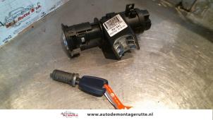 Used Door lock cylinder, left Fiat Panda (169) 1.2 Fire Price on request offered by Autodemontage M.J. Rutte B.V.