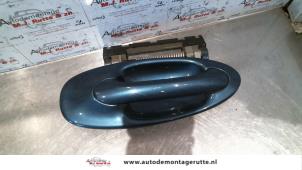 Used Rear door handle 4-door, right Saab 9-3 Sport Estate (YS3F) 1.9 TiD 16V Price on request offered by Autodemontage M.J. Rutte B.V.