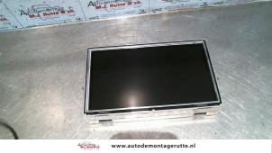 Used Navigation display Renault Scénic II (JM) 1.9 dCi 115 Price on request offered by Autodemontage M.J. Rutte B.V.