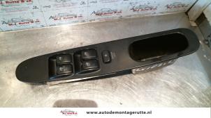 Begagnade Flerfunktionsbrytare, fönster Kia Rio (DC22/24) 1.5 RS,LS 16V Pris på förfrågan erbjuds av Autodemontage M.J. Rutte B.V.