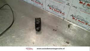 Usados Interruptor de calefactor de asiento Mercedes ML I (163) 270 2.7 CDI 20V Precio de solicitud ofrecido por Autodemontage M.J. Rutte B.V.