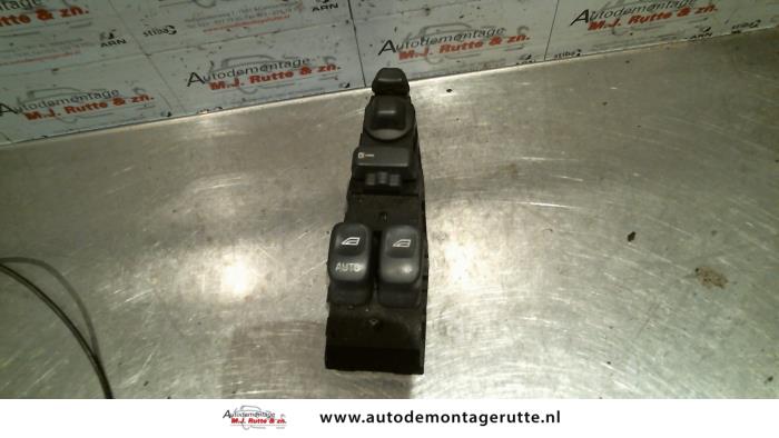 Multi-functional window switch from a Volvo V40 (VW) 2.0 16V T4 2002