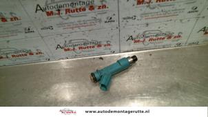 Usagé Injecteur (injection essence) Peugeot 107 1.0 12V Prix € 15,00 Règlement à la marge proposé par Autodemontage M.J. Rutte B.V.