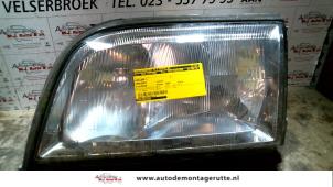 Used Headlight, left Mercedes S-Klasse Price on request offered by Autodemontage M.J. Rutte B.V.