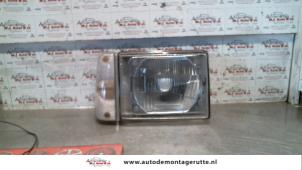 Używane Reflektor prawy Fiat Panda (141) 1100 IE 4x4 Van Cena na żądanie oferowane przez Autodemontage M.J. Rutte B.V.