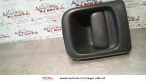 Used Door handle 2-door, right Renault Master III (FD/HD) 2.5 dCi 16V Price on request offered by Autodemontage M.J. Rutte B.V.