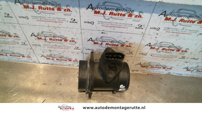 Usagé Débitmètre Hyundai Accent 1.5i 12V Prix sur demande proposé par Autodemontage M.J. Rutte B.V.