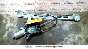 Used Window mechanism 4-door, front right Peugeot 306 Break (7E) 1.6i XR,XT,ST Price on request offered by Autodemontage M.J. Rutte B.V.