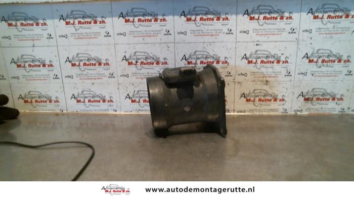 Luftmassenmesser van een Audi A6 Quattro (C5) 2.8 V6 30V 1997