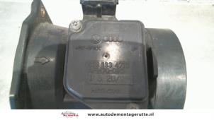 Luftmassenmesser van een Audi A6 Quattro (C5) 2.8 V6 30V 1997
