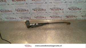 Used Rear wiper arm Mercedes E Combi (S124) 280 TE 24V Price on request offered by Autodemontage M.J. Rutte B.V.