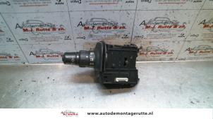 Used Indicator switch Renault Scénic II (JM) 2.0 16V Price on request offered by Autodemontage M.J. Rutte B.V.