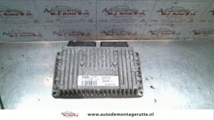 Used Automatic gearbox computer Renault Scénic II (JM) 2.0 16V Price on request offered by Autodemontage M.J. Rutte B.V.