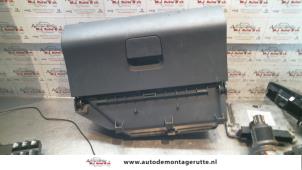 Used Glovebox Volkswagen Polo IV (9N1/2/3) 1.4 16V Price € 30,00 Margin scheme offered by Autodemontage M.J. Rutte B.V.