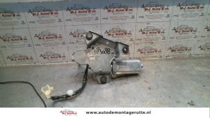 Used Rear wiper motor Honda Logo (GA33) 1.3 Price on request offered by Autodemontage M.J. Rutte B.V.