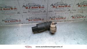 Used Windscreen washer pump Volkswagen Polo IV (9N1/2/3) 1.4 16V Price on request offered by Autodemontage M.J. Rutte B.V.