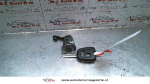 Used Door lock cylinder, left Citroen Berlingo 1.9 D Price on request offered by Autodemontage M.J. Rutte B.V.