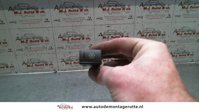 Gebrauchte Klima Schalter Landrover Freelander Hard Top 1.8 16V Preis auf Anfrage angeboten von Autodemontage M.J. Rutte B.V.