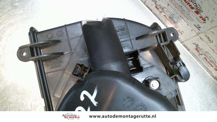 Heizung Belüftungsmotor van een Fiat Ulysse (179) 2.0 16V 2004