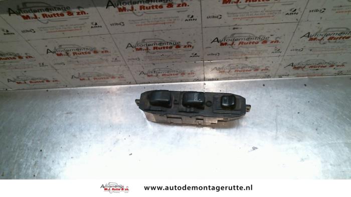 Usados Interruptor combinado de ventanillas Daihatsu Move (L9) 850 Precio de solicitud ofrecido por Autodemontage M.J. Rutte B.V.