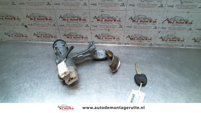 Zündschloss+Schlüssel van een Hyundai Getz 1.3i 12V 2004