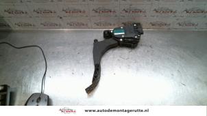 Used Accelerator pedal Volkswagen Polo IV (9N1/2/3) 1.2 12V Price on request offered by Autodemontage M.J. Rutte B.V.