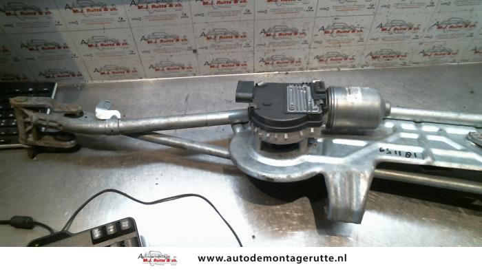 Wiper motor + mechanism from a Seat Alhambra (7V8/9) 1.8 20V Turbo 2005