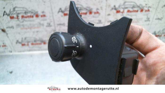 Usagé Commande régulateur de vitesse Renault Scénic II (JM) 1.6 16V Prix sur demande proposé par Autodemontage M.J. Rutte B.V.