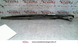 Usados Brazo de limpiaparabrisas detrás Lancia Musa 1.9 JTD Precio de solicitud ofrecido por Autodemontage M.J. Rutte B.V.