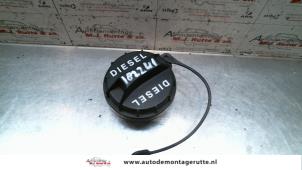 Used Fuel cap Kia Rio II (DE) 1.5 CRDi VGT 16V Price on request offered by Autodemontage M.J. Rutte B.V.