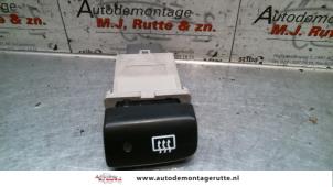 Gebrauchte Heizschalter Heckscheibe Kia Rio II (DE) 1.5 CRDi VGT 16V Preis auf Anfrage angeboten von Autodemontage M.J. Rutte B.V.