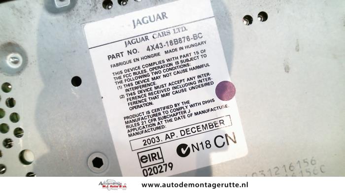 Panneau commande radio d'un Jaguar X-type Estate 2.5 V6 24V 2005
