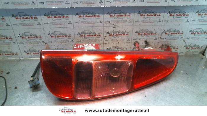 Taillight, left from a Peugeot 807 2.2 HDiF 16V 2005
