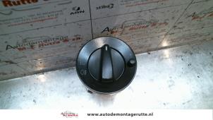 Gebrauchte Licht Schalter Skoda Octavia Combi (1U5) 1.8 SLX 20V Preis auf Anfrage angeboten von Autodemontage M.J. Rutte B.V.